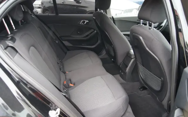 BMW Seria 1 118i Advantage