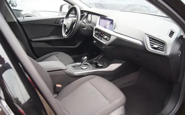 BMW Seria 1 118i Advantage