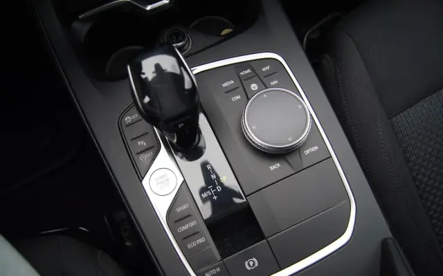 BMW Seria 1 118i Advantage