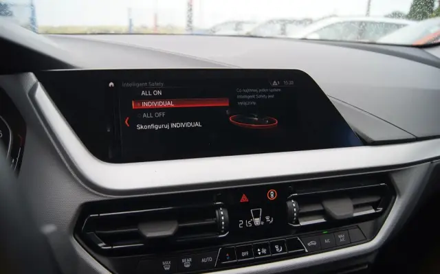 BMW Seria 1 118i Advantage