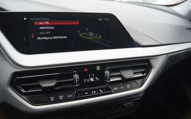 BMW Seria 1 118i Advantage