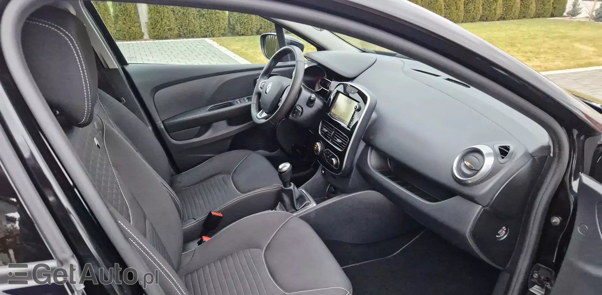 RENAULT Clio 1.2 16v (75 KM)