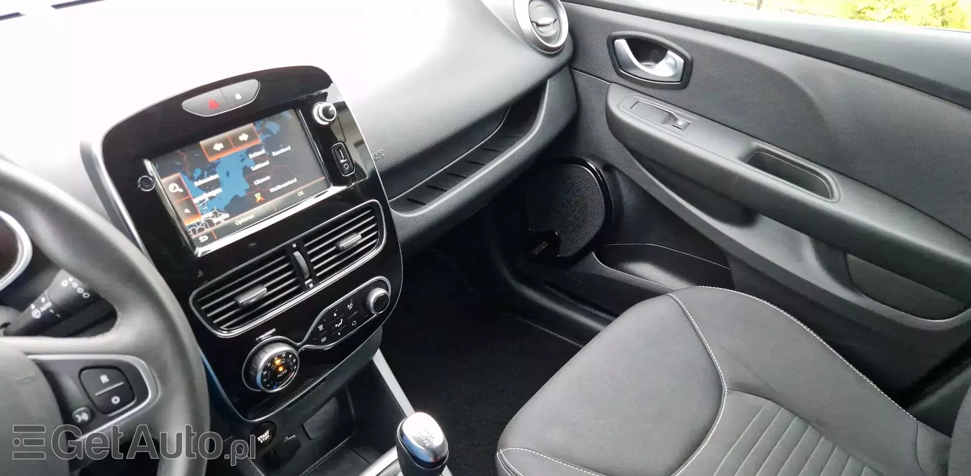 RENAULT Clio 1.2 16v (75 KM)