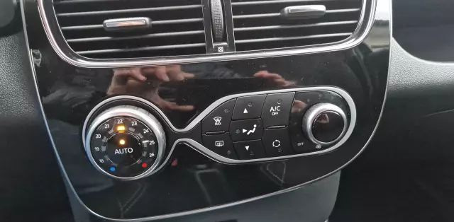 RENAULT Clio 1.2 16v (75 KM)