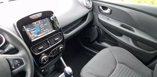 RENAULT Clio 1.2 16v (75 KM)