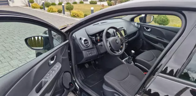 RENAULT Clio 1.2 16v (75 KM)