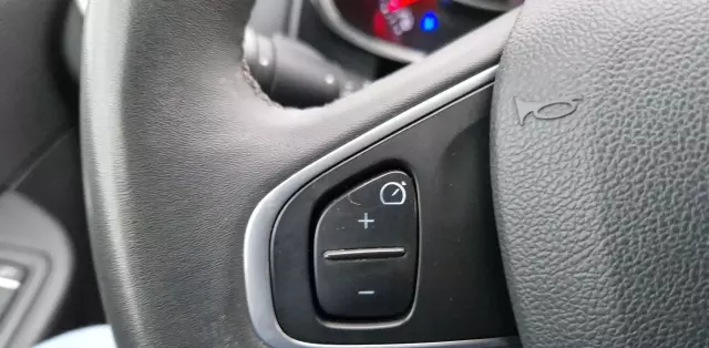 RENAULT Clio 1.2 16v (75 KM)