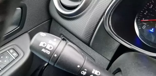 RENAULT Clio 1.2 16v (75 KM)