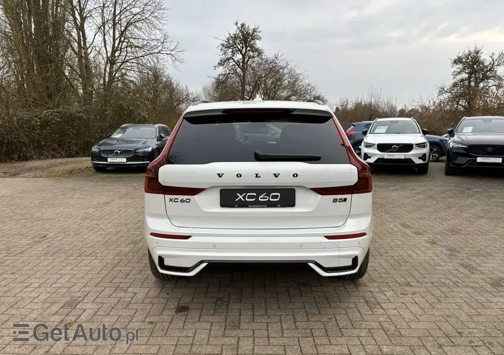 VOLVO XC 60 B5 B AWD Plus Black Edition