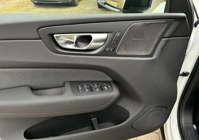 VOLVO XC 60 B5 B AWD Plus Black Edition