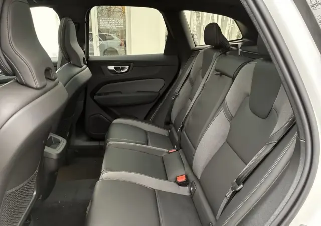 VOLVO XC 60 B5 B AWD Plus Black Edition