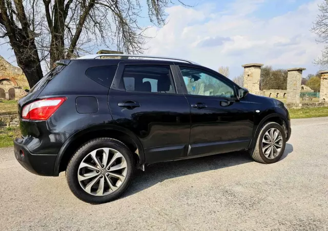 NISSAN Qashqai 2.0 Tekna Premium