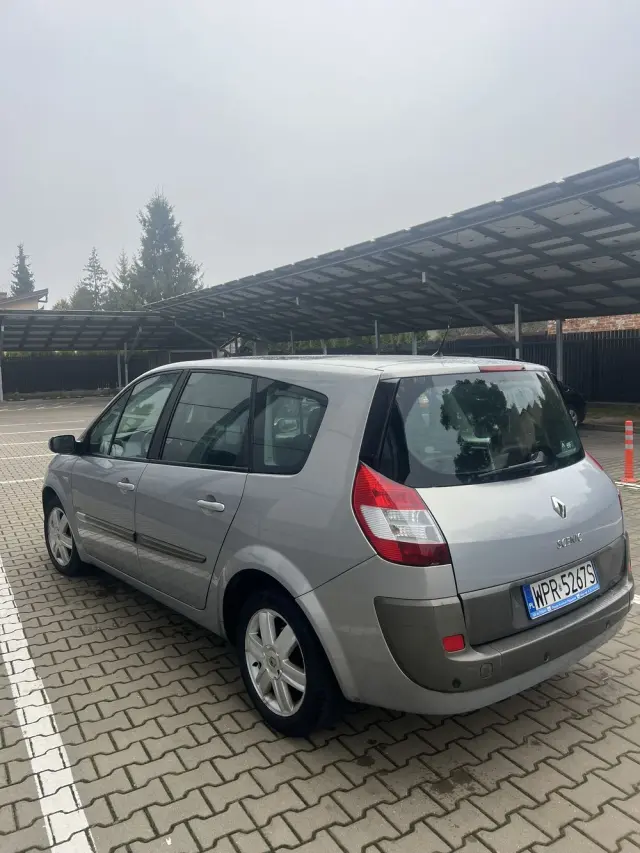 RENAULT Grand Scenic 