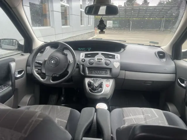 RENAULT Grand Scenic 