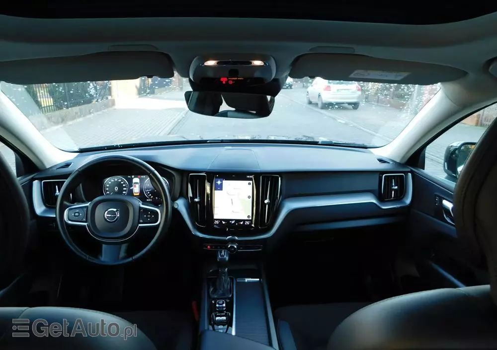 VOLVO XC 60 T4 Momentum Pro