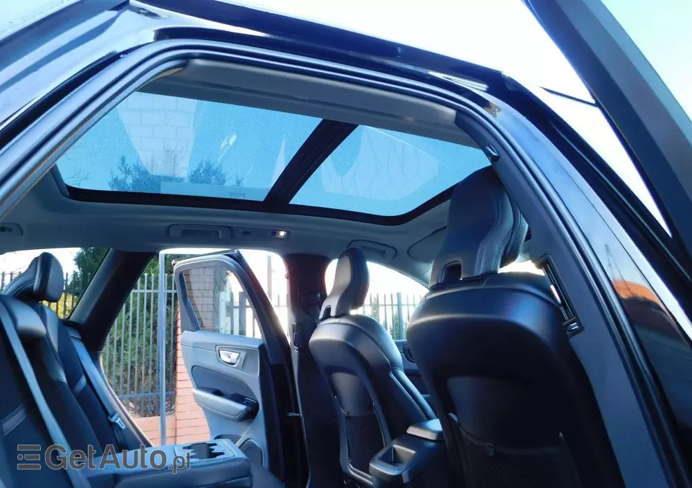 VOLVO XC 60 T4 Momentum Pro