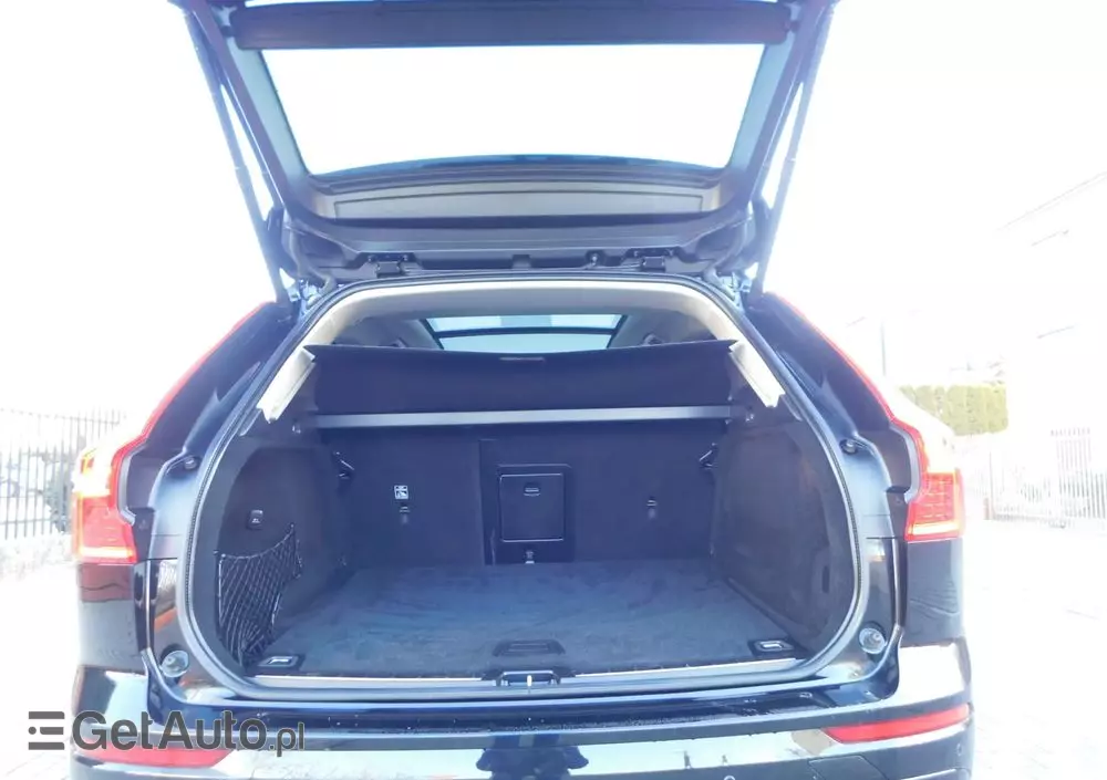 VOLVO XC 60 T4 Momentum Pro