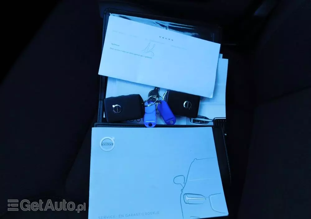 VOLVO XC 60 T4 Momentum Pro