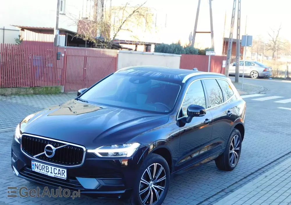 VOLVO XC 60 T4 Momentum Pro