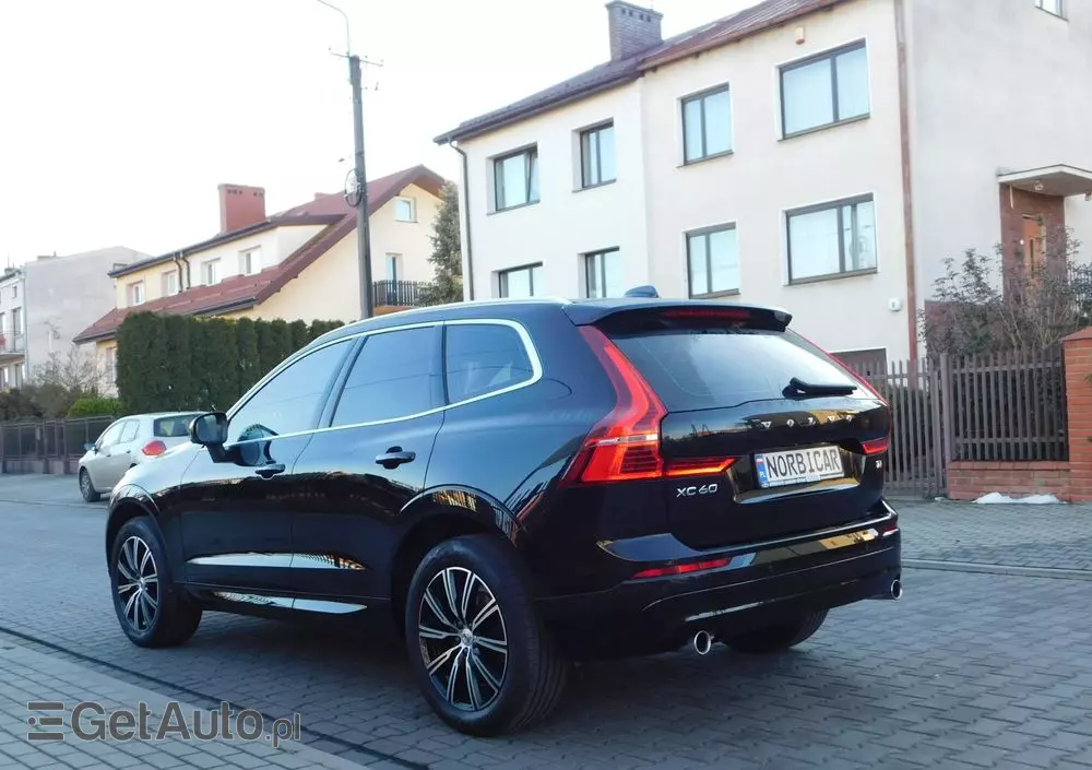 VOLVO XC 60 T4 Momentum Pro
