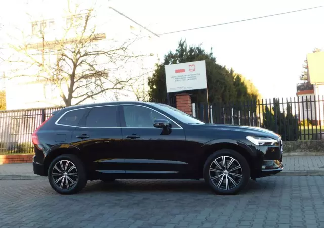 VOLVO XC 60 T4 Momentum Pro