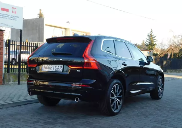VOLVO XC 60 T4 Momentum Pro