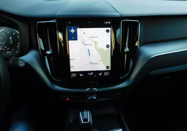 VOLVO XC 60 T4 Momentum Pro