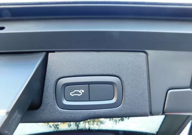 VOLVO XC 60 T4 Momentum Pro