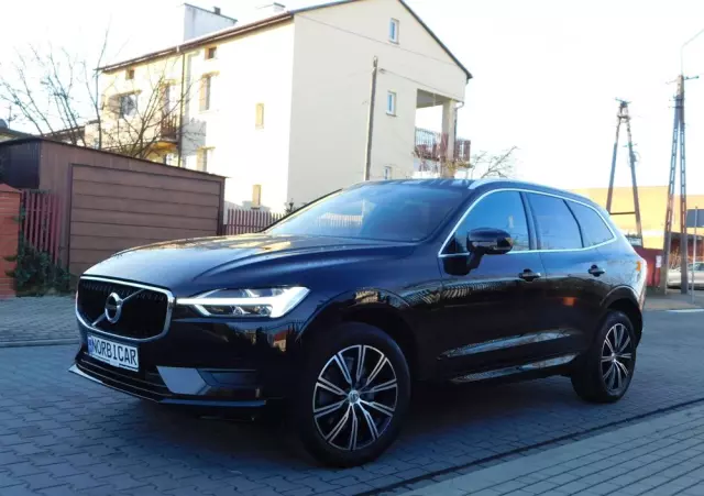 VOLVO XC 60 T4 Momentum Pro