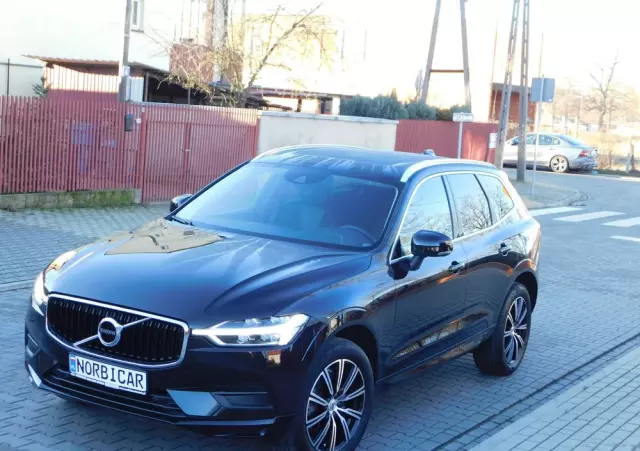 VOLVO XC 60 T4 Momentum Pro