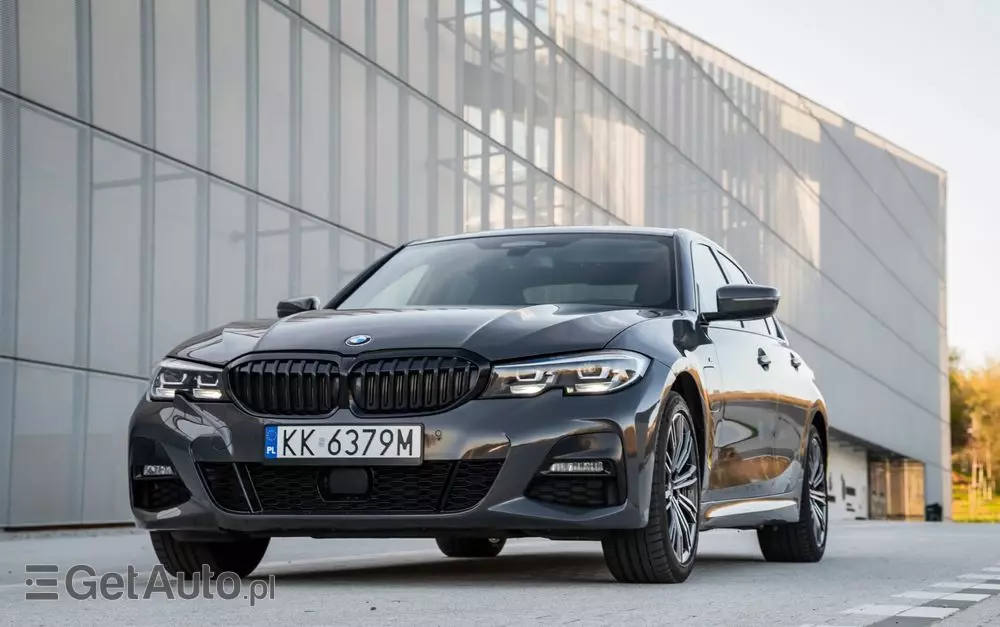 BMW Seria 3 330e PHEV xDrive M Sport