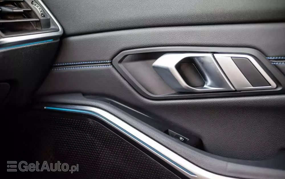 BMW Seria 3 330e PHEV xDrive M Sport