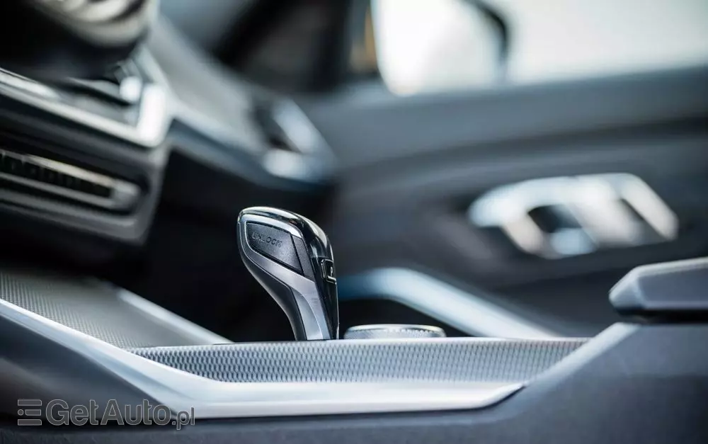 BMW Seria 3 330e PHEV xDrive M Sport