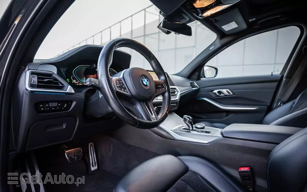 BMW Seria 3 330e PHEV xDrive M Sport