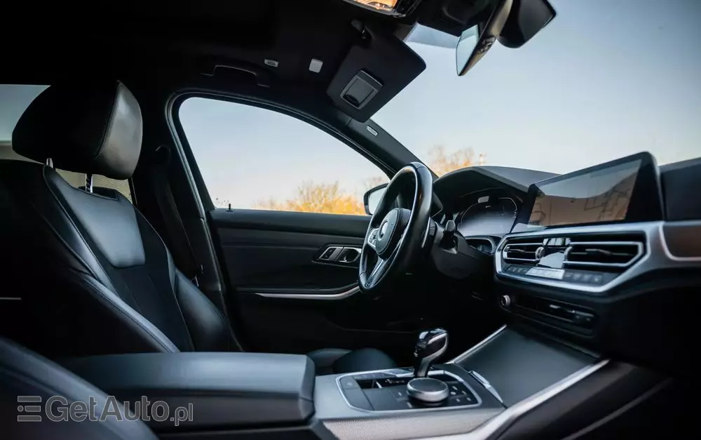 BMW Seria 3 330e PHEV xDrive M Sport