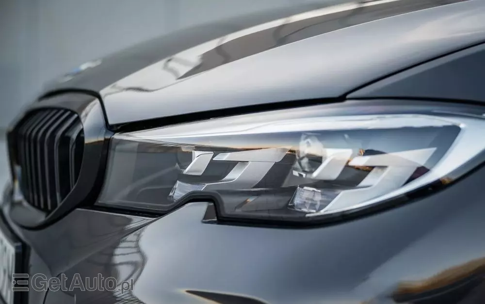 BMW Seria 3 330e PHEV xDrive M Sport