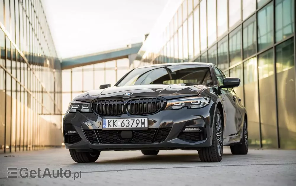BMW Seria 3 330e PHEV xDrive M Sport
