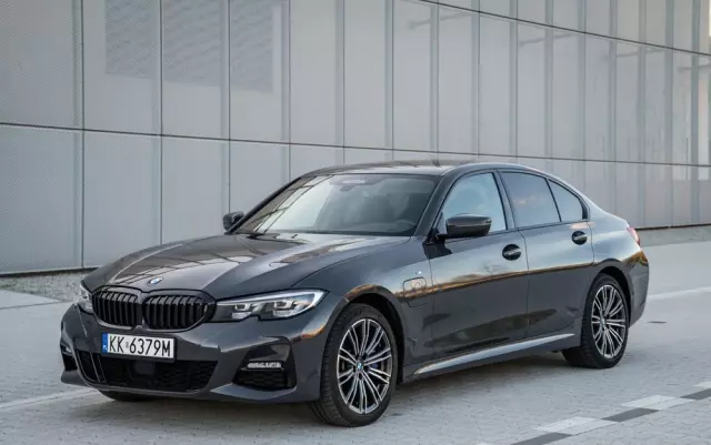 BMW Seria 3 330e PHEV xDrive M Sport