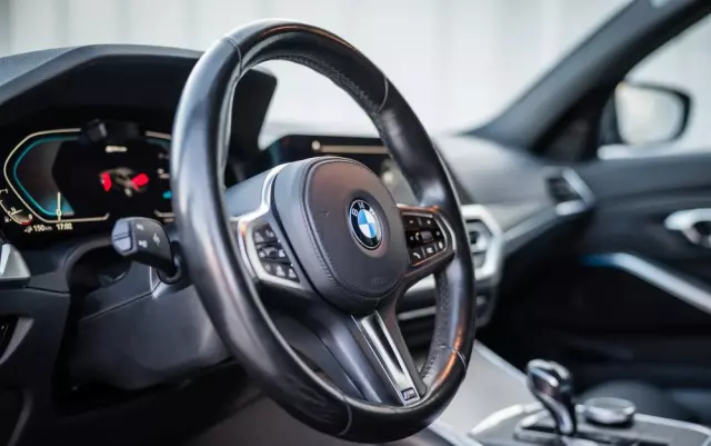 BMW Seria 3 330e PHEV xDrive M Sport