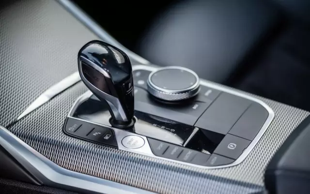 BMW Seria 3 330e PHEV xDrive M Sport