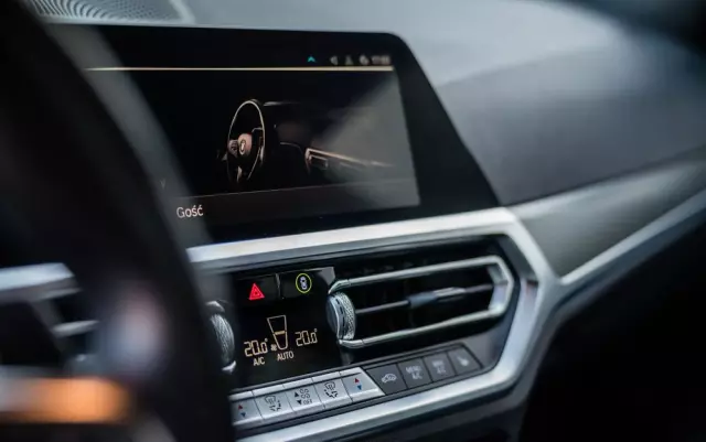 BMW Seria 3 330e PHEV xDrive M Sport