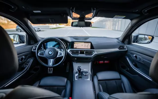 BMW Seria 3 330e PHEV xDrive M Sport