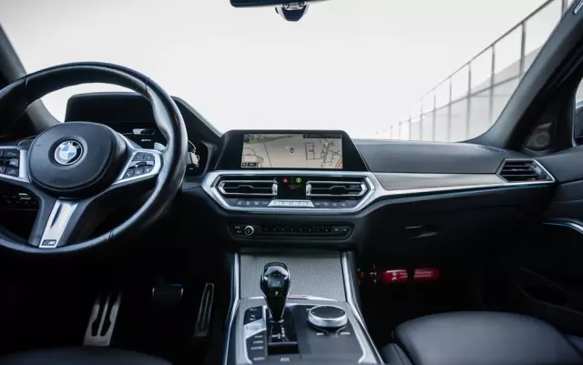 BMW Seria 3 330e PHEV xDrive M Sport