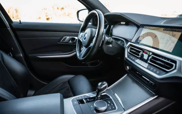 BMW Seria 3 330e PHEV xDrive M Sport