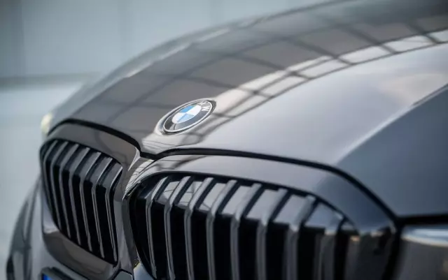 BMW Seria 3 330e PHEV xDrive M Sport