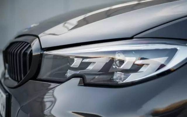 BMW Seria 3 330e PHEV xDrive M Sport