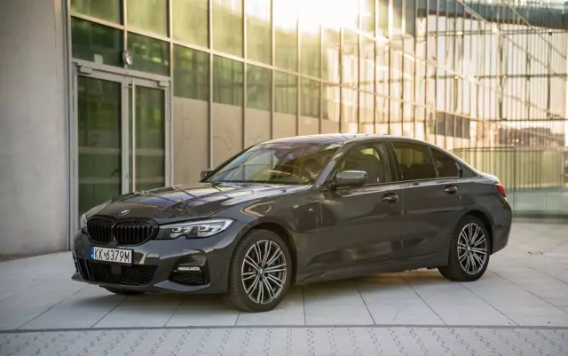 BMW Seria 3 330e PHEV xDrive M Sport