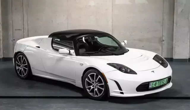 TESLA Roadster 