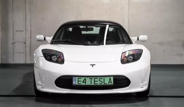 TESLA Roadster 