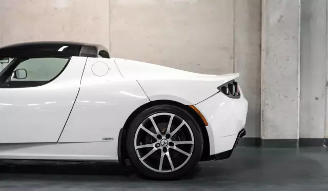 TESLA Roadster 
